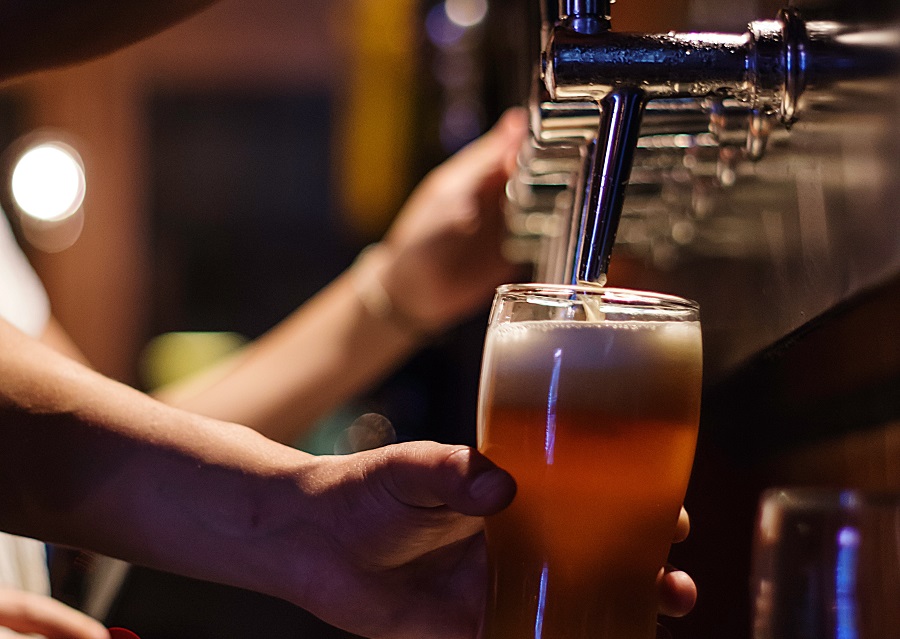 how bar managers can better manage pour costs